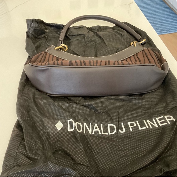 NWOT DONALD PLINER BROWN AND BLACK SMALL PURSE. - Picture 2 of 5